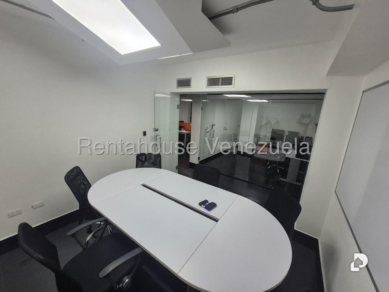 Oficina en Las Mercedes, Caracas – 25