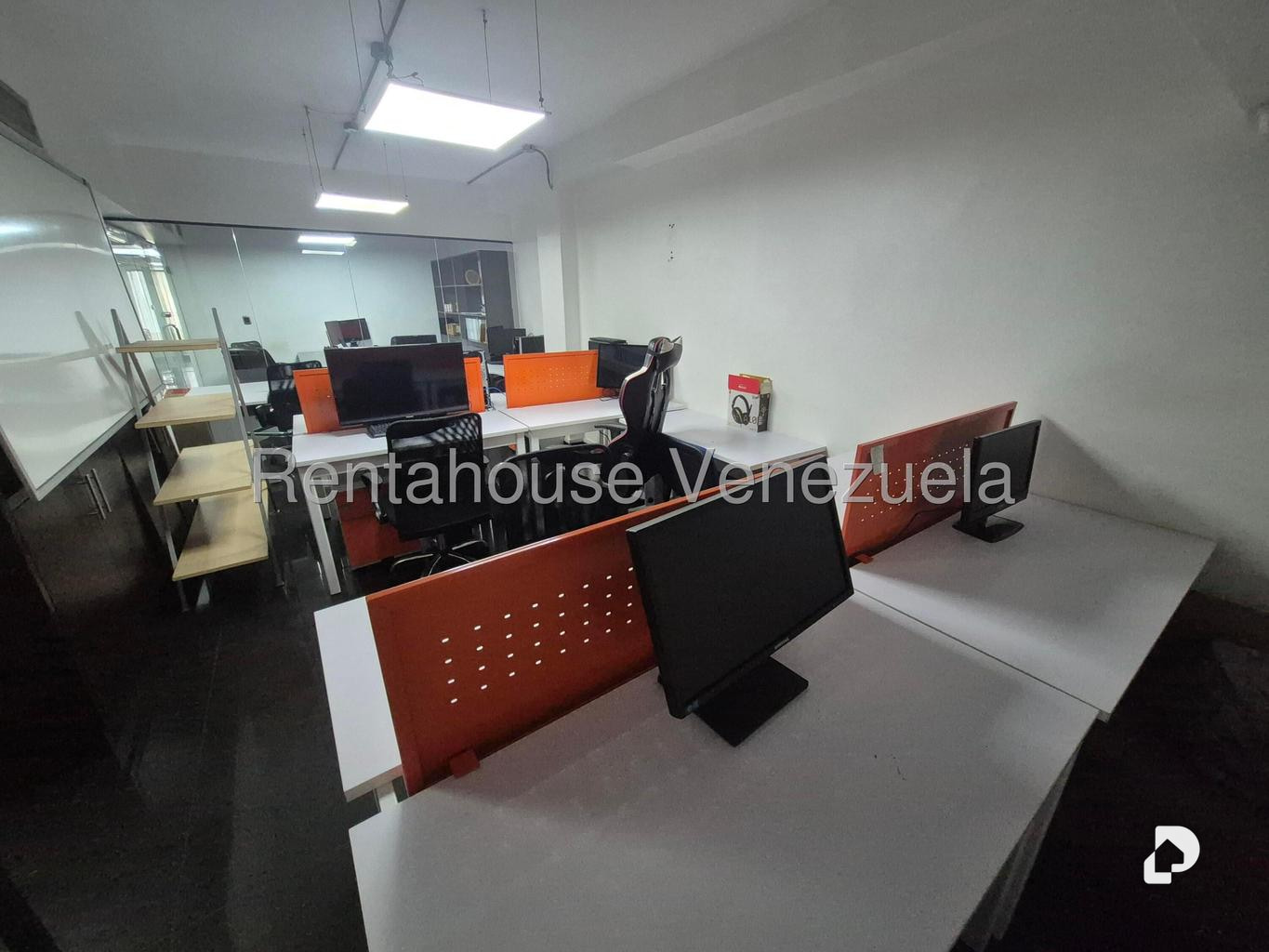 Oficina en Las Mercedes, Caracas – 23