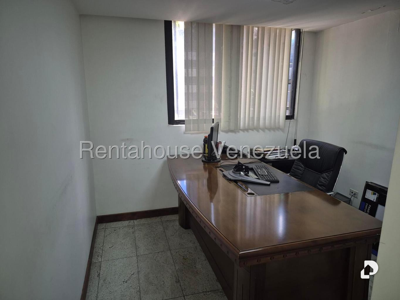Oficina en Las Mercedes, Caracas – 16