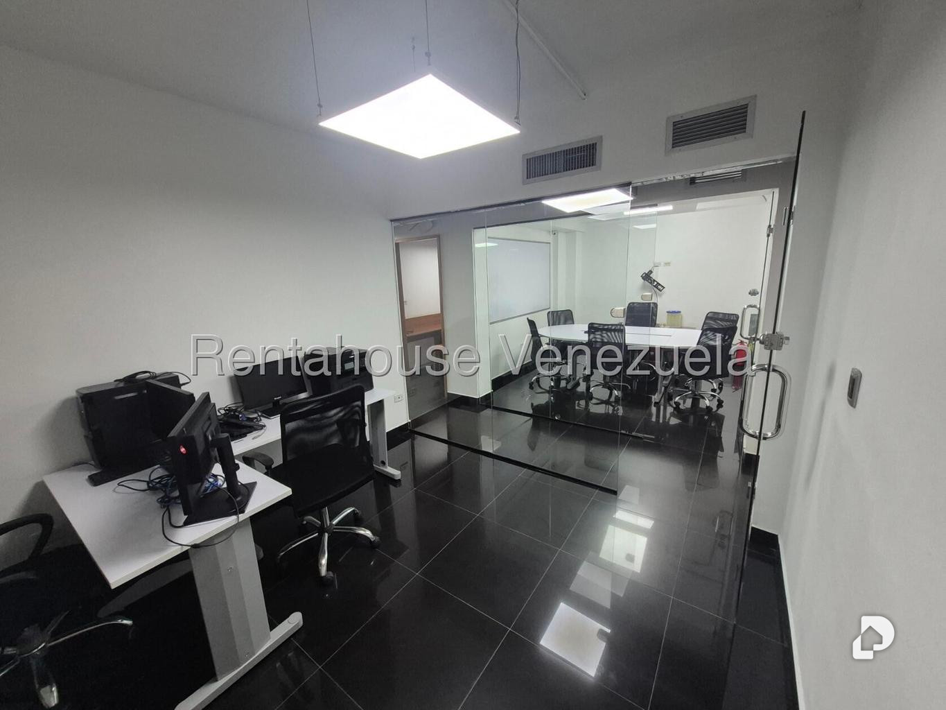 Oficina en Las Mercedes, Caracas – 21
