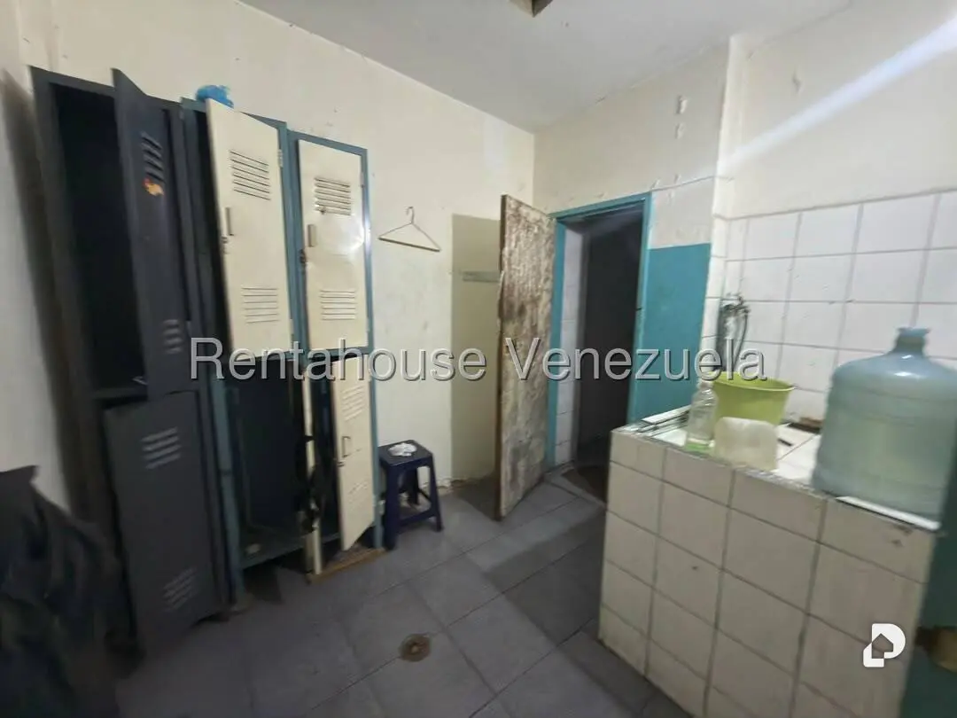 Edificio en Parroquia Santa Rosalía, Caracas – 10