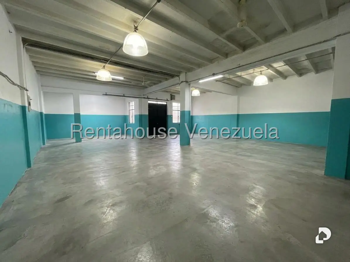 Edificio en Parroquia Santa Rosalía, Caracas – 12