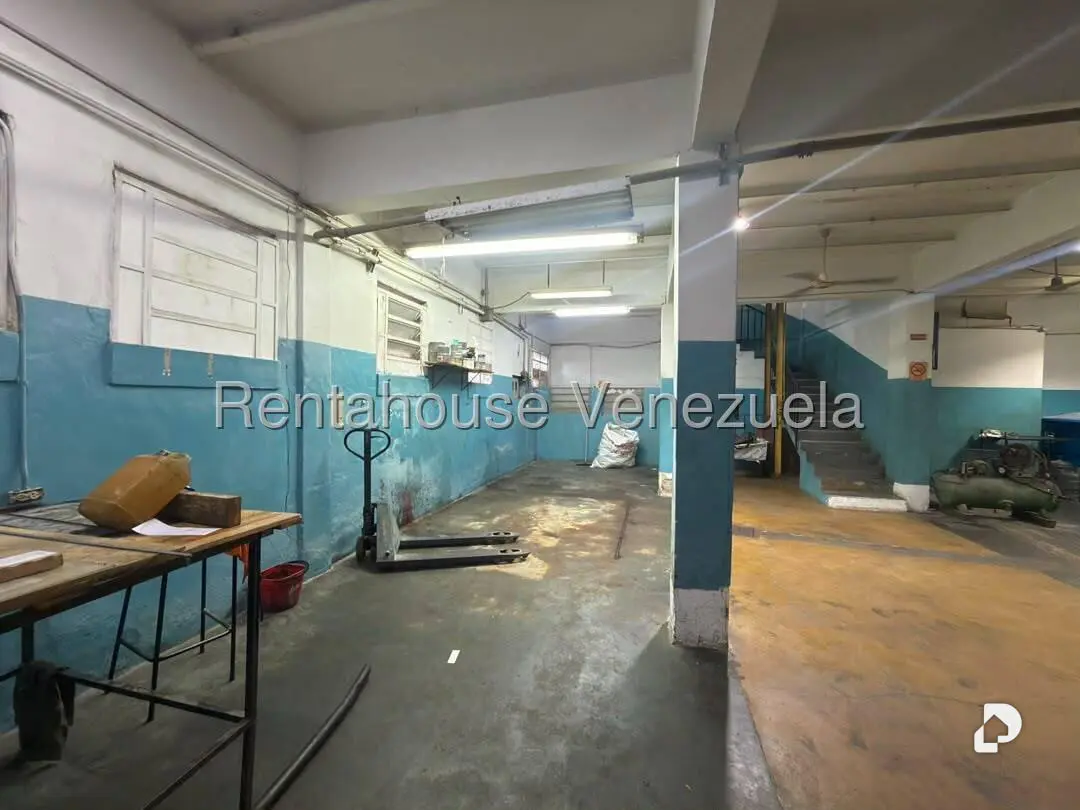 Edificio en Parroquia Santa Rosalía, Caracas – 6