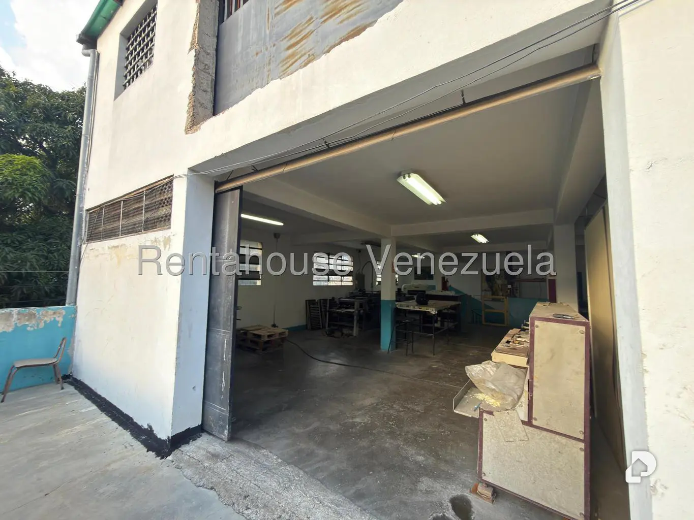 Edificio en Parroquia Santa Rosalía, Caracas – 28