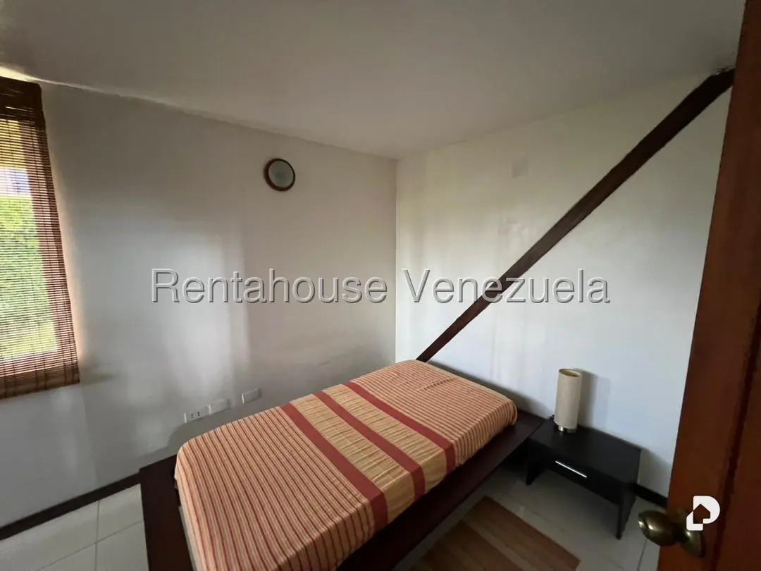 Casa en Oripoto, Caracas – 27