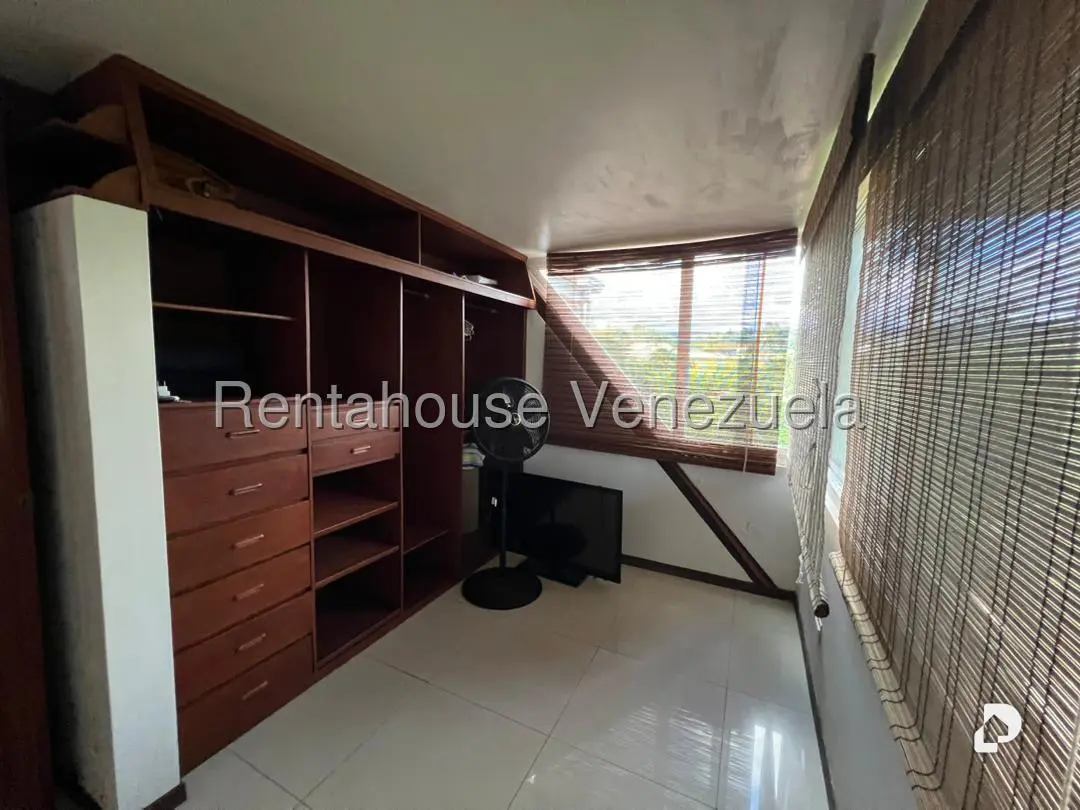 Casa en Oripoto, Caracas – 30