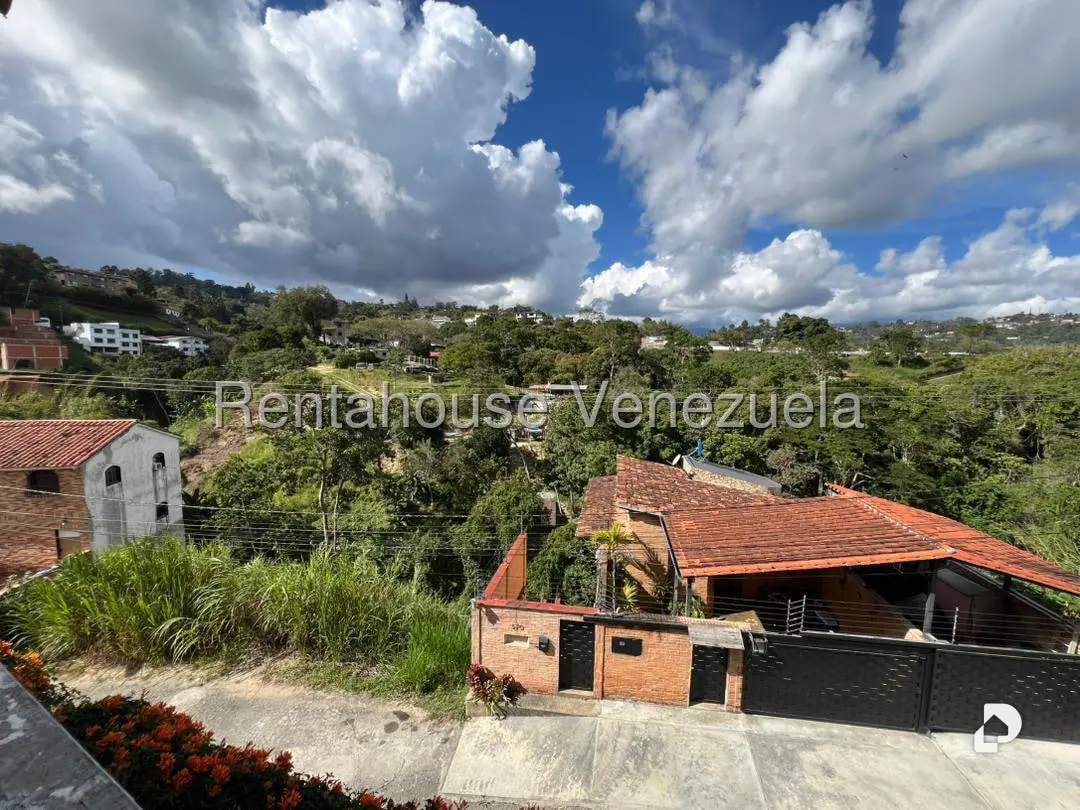 Casa en Oripoto, Caracas – 14