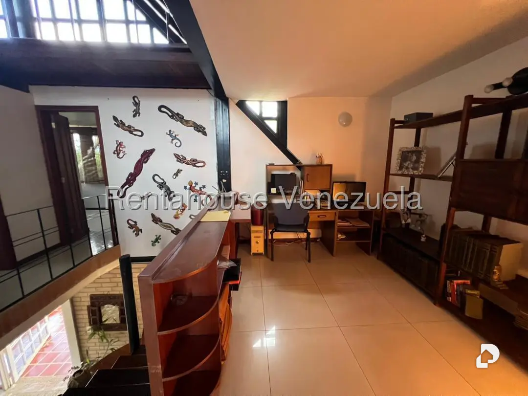 Casa en Oripoto, Caracas – 25