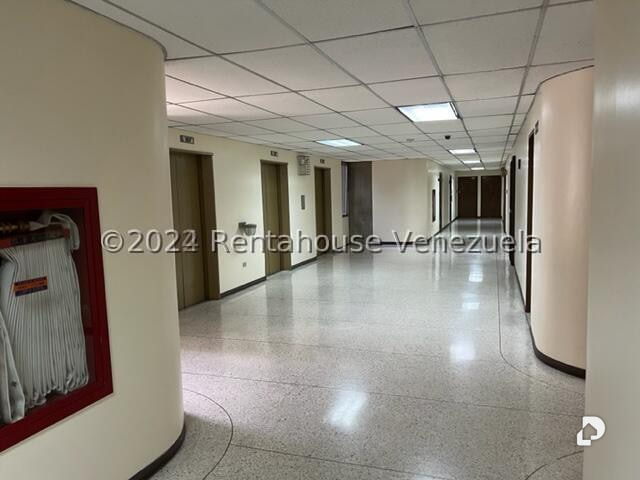 Local comercial en Santa Paula, Caracas – 20