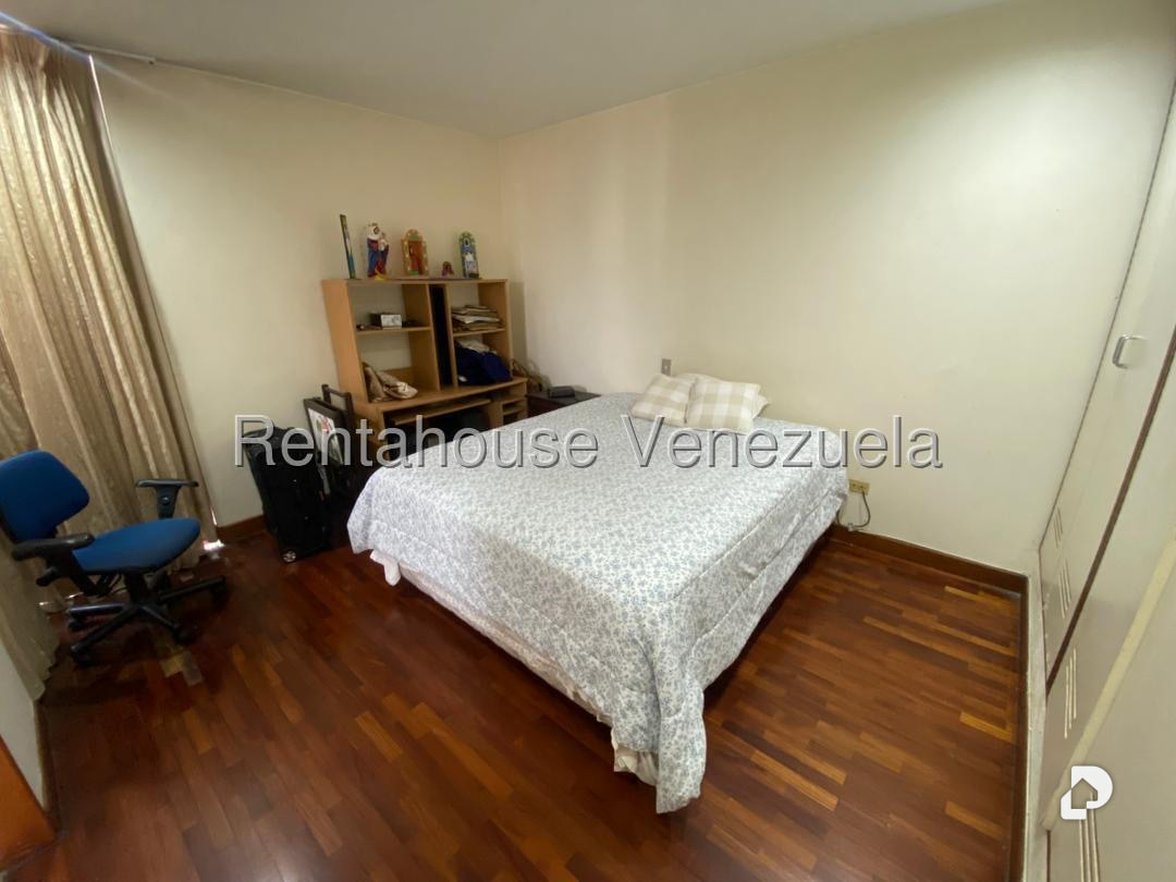 Apartamento en La Florida, Caracas – 18