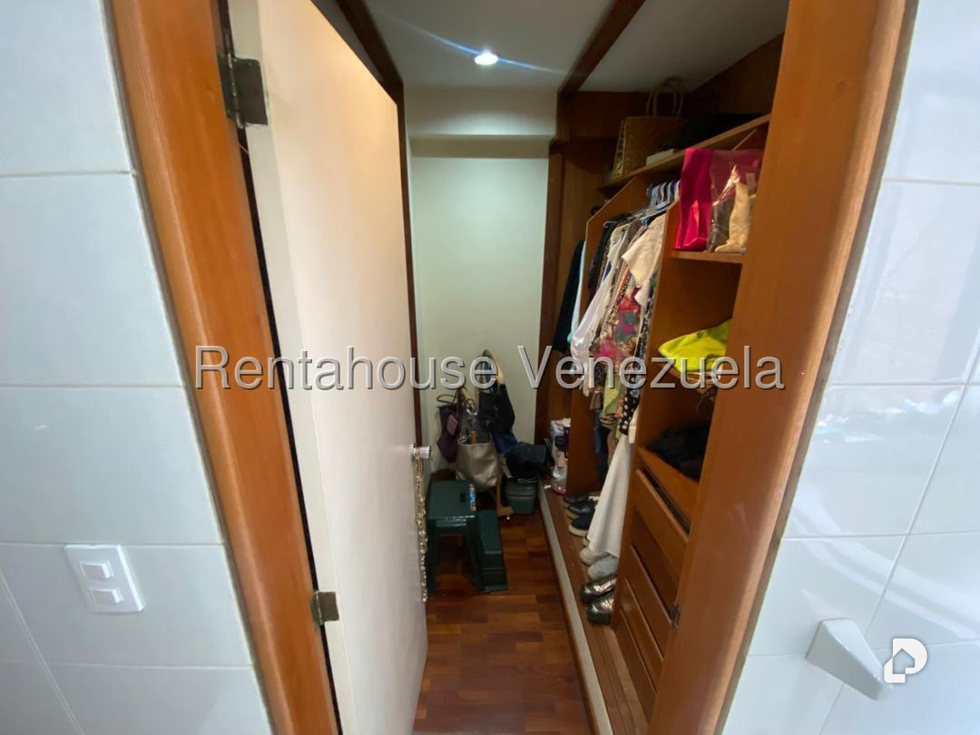 Apartamento en La Florida, Caracas – 24