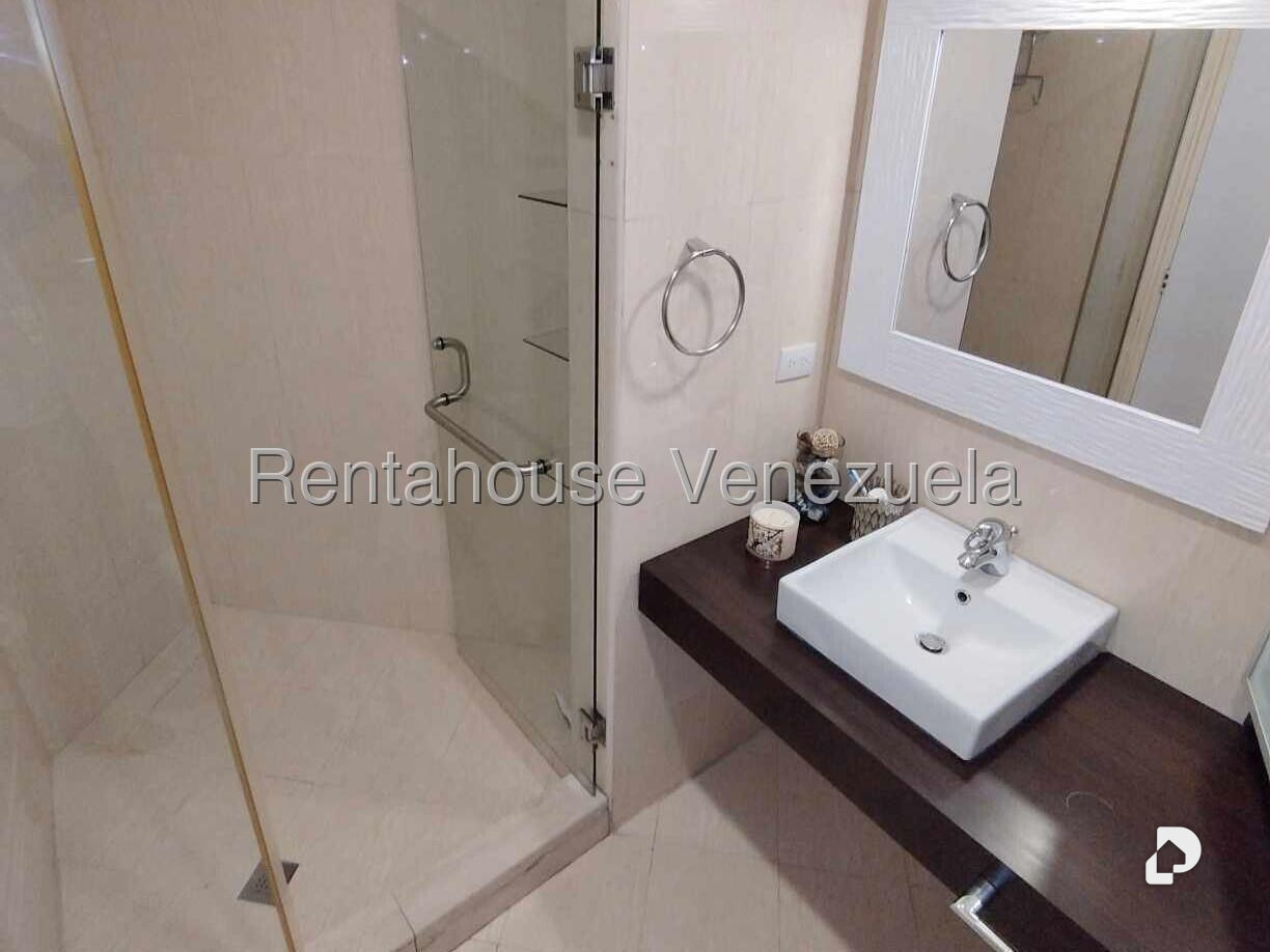 Apartamento en Los Naranjos de las Mercedes, Caracas – 12