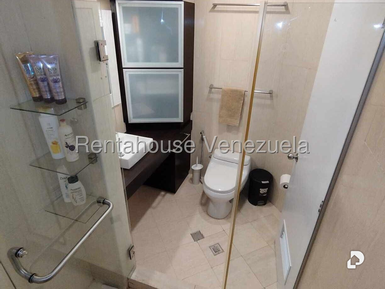 Apartamento en Los Naranjos de las Mercedes, Caracas – 11