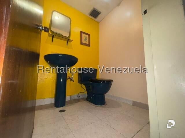 Oficina en Bello Monte, Caracas – 12