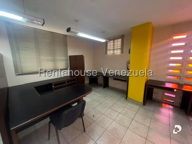 Oficina en Bello Monte, Caracas – 11