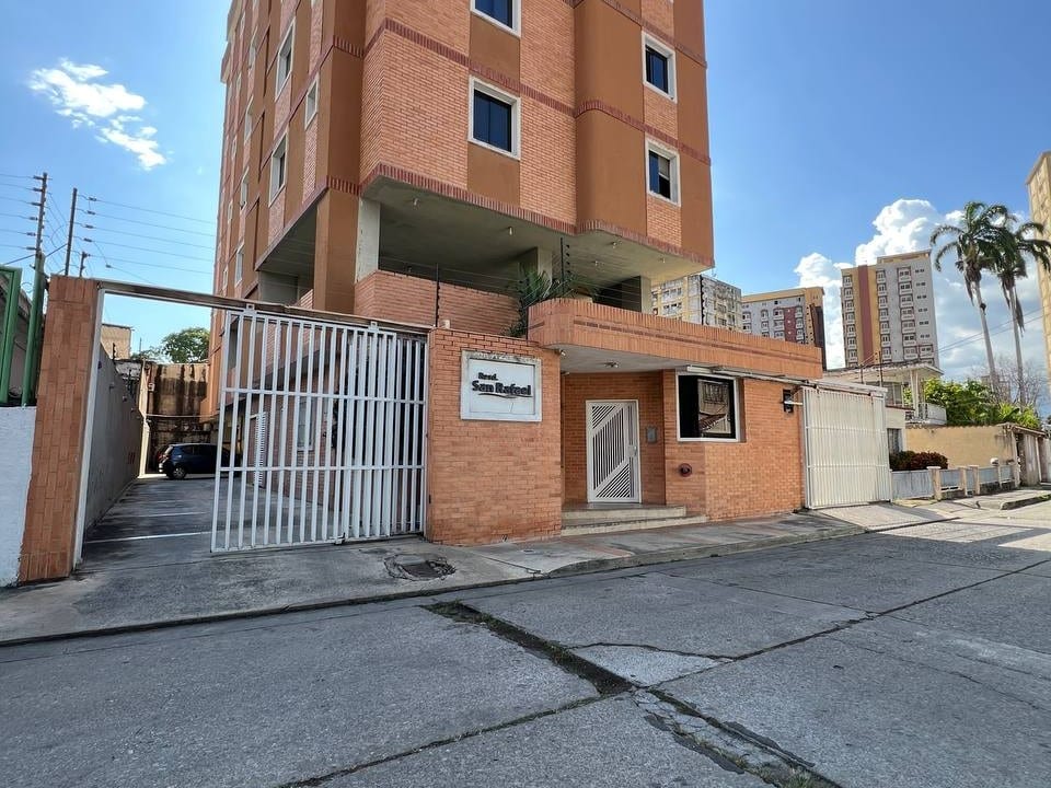 Apartamento en Urbanizacion La Esperanza, Maracay - 1
