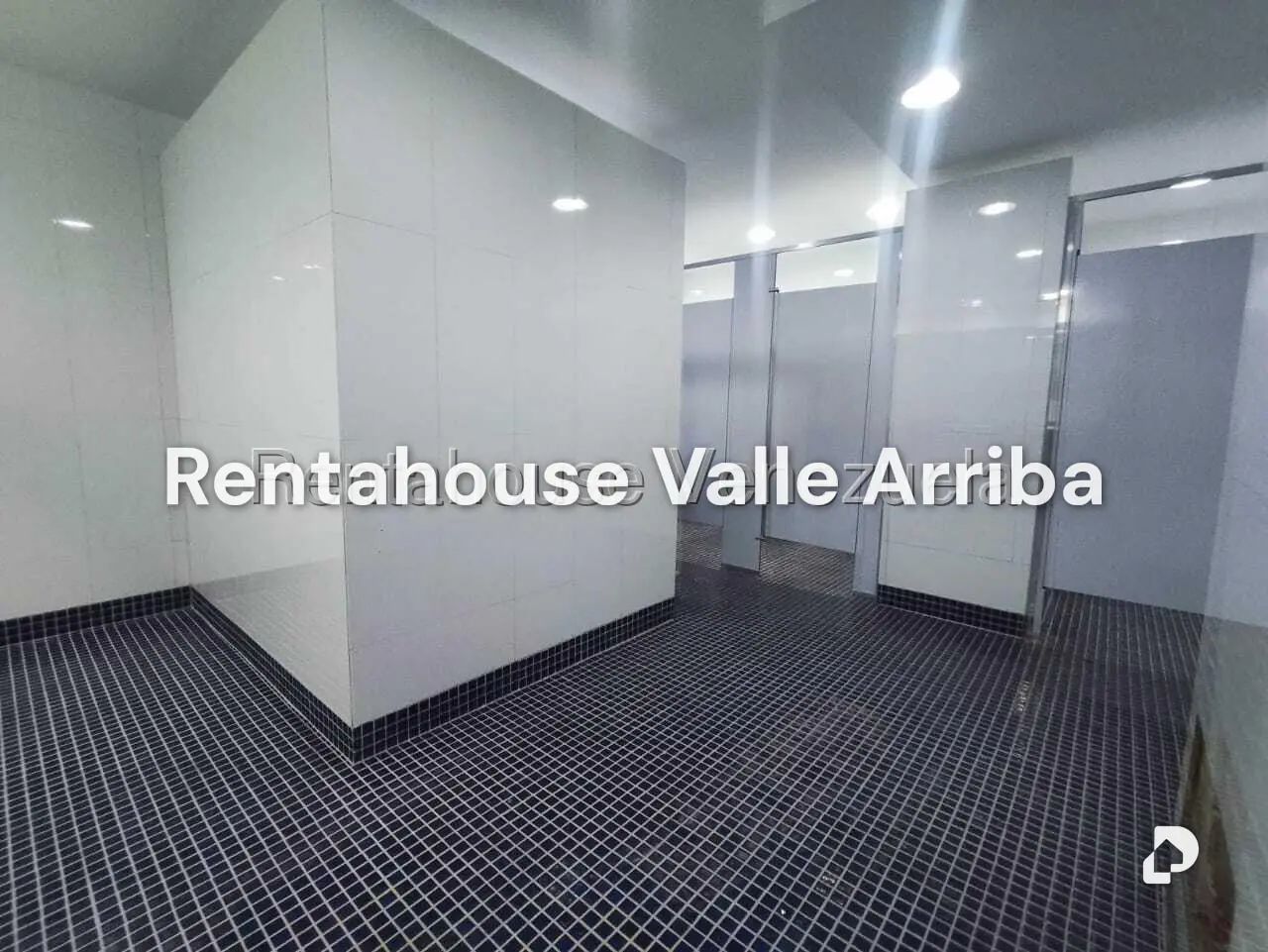 Local comercial en La Urbina, Caracas – 9