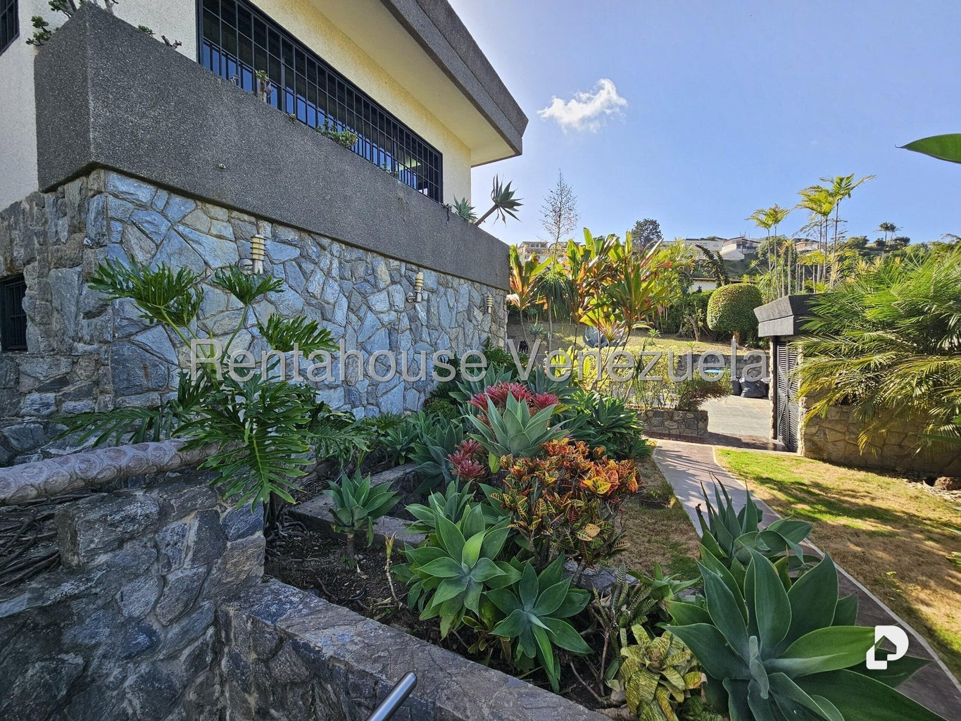 Casa en Los Naranjos (del Cafetal), Caracas – 76