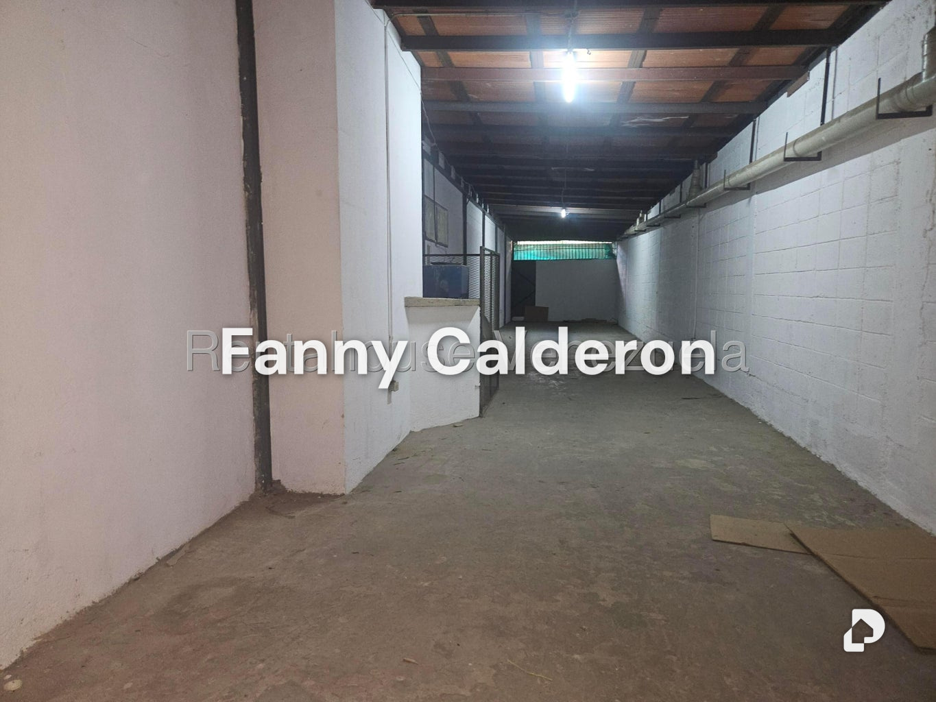 Local comercial en La Yaguara, Caracas – 23