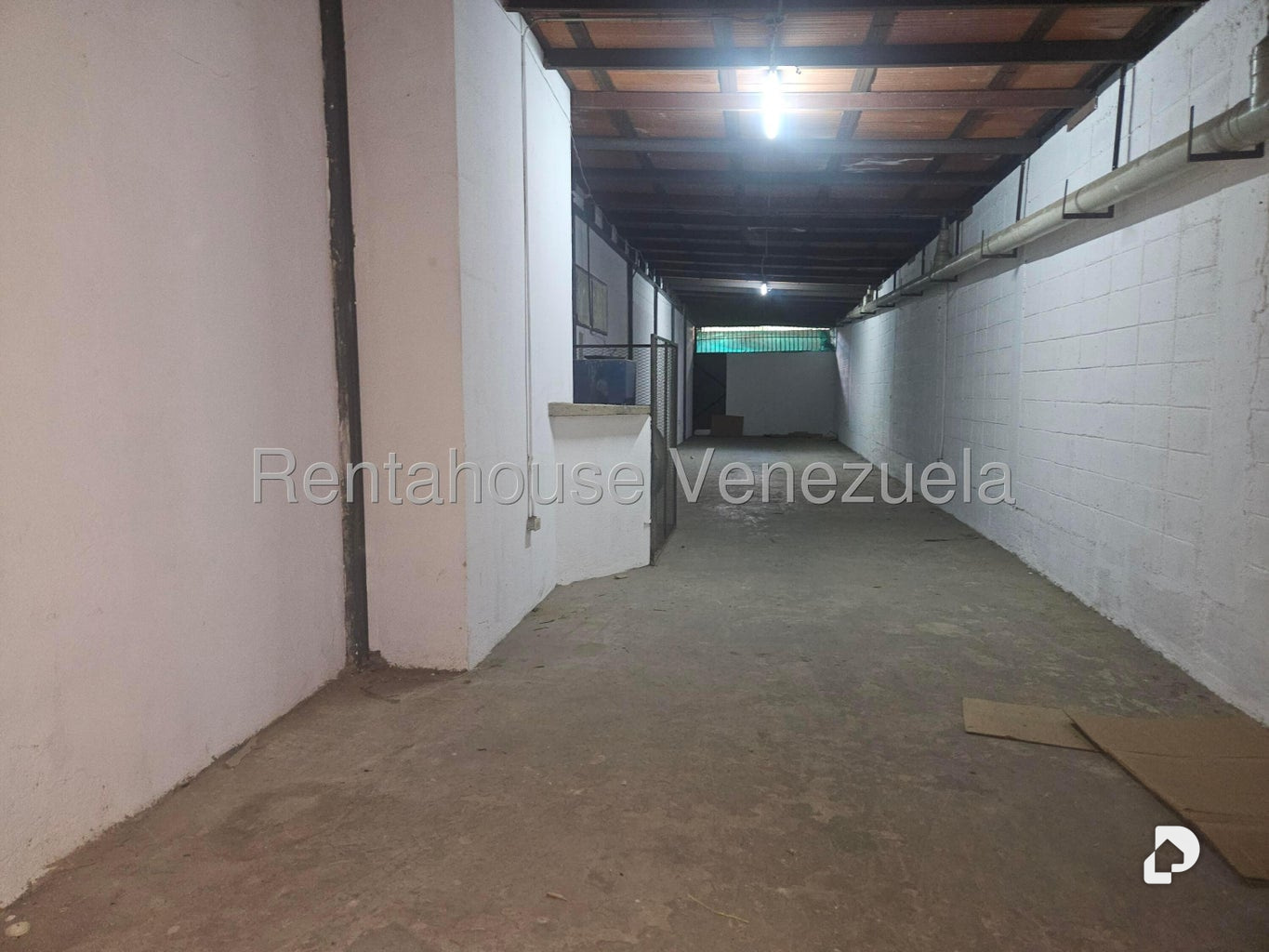 Local comercial en La Yaguara, Caracas – 23