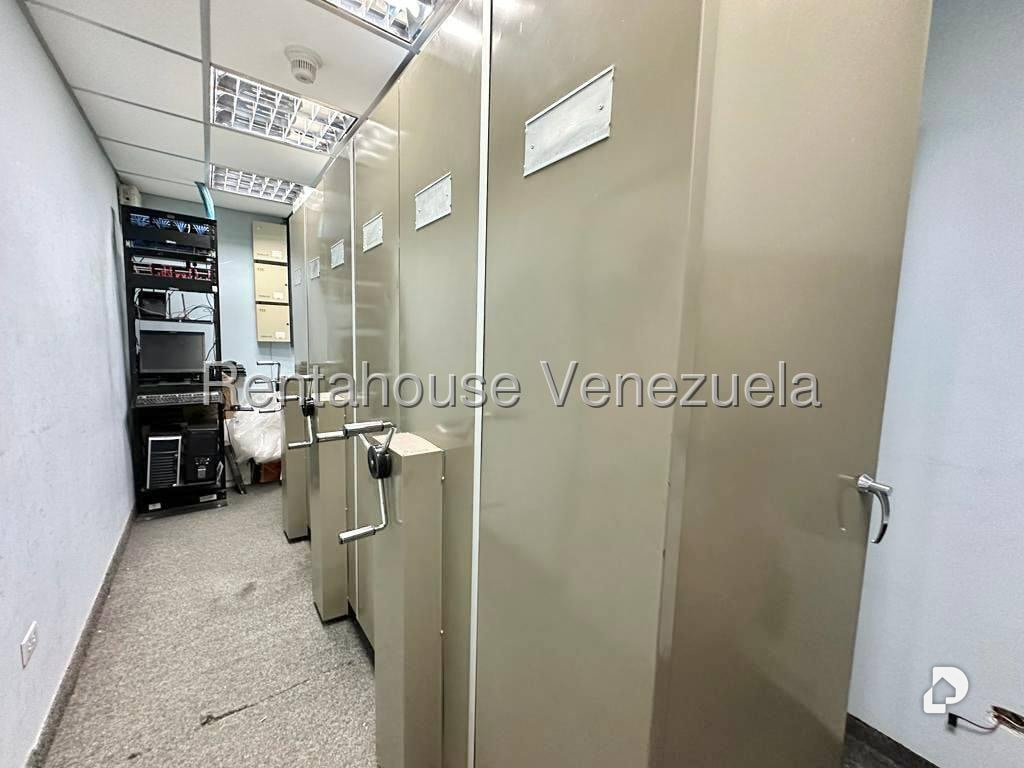 Oficina en Chuao, Caracas – 11