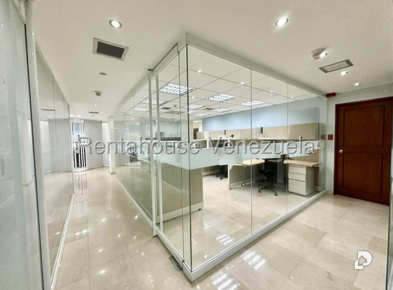 Oficina en Chuao, Caracas – 8