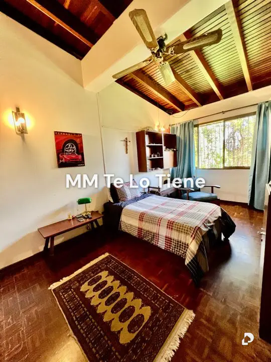 House in La Lagunita, Caracas – 24