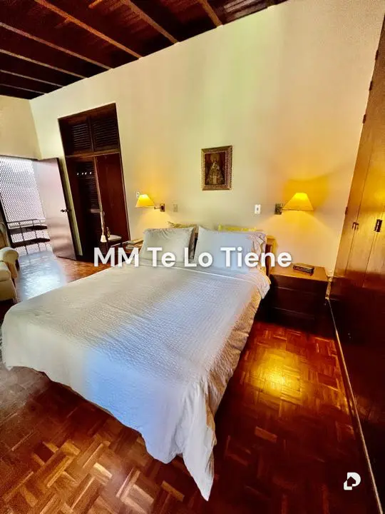 House in La Lagunita, Caracas – 18