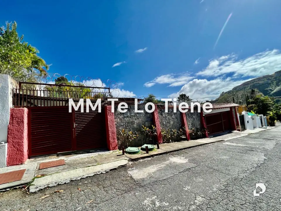 House in La Lagunita, Caracas – 2
