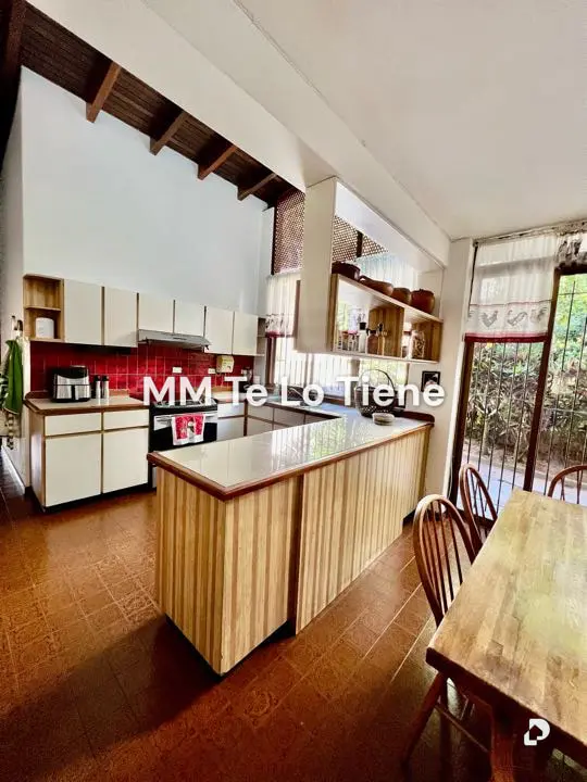 House in La Lagunita, Caracas – 8
