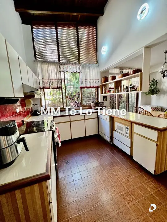 House in La Lagunita, Caracas – 10