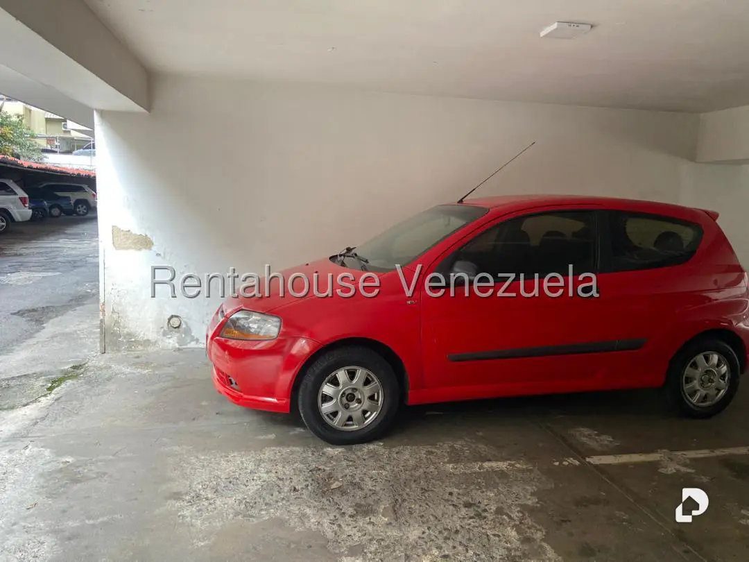 Apartamento en Los Palos Grandes, Caracas – 23