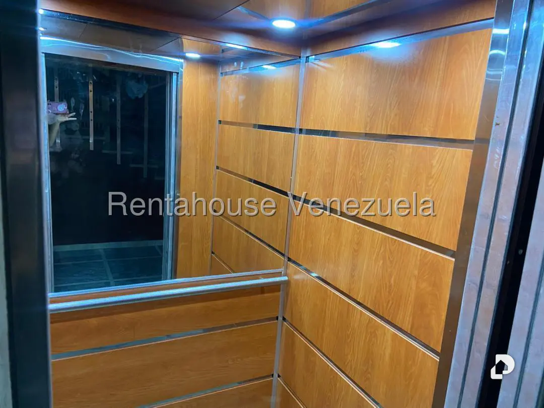 Apartamento en Los Palos Grandes, Caracas – 26