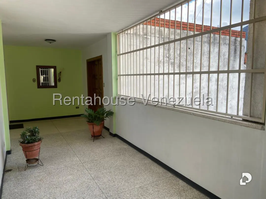 Apartamento en Los Palos Grandes, Caracas – 18