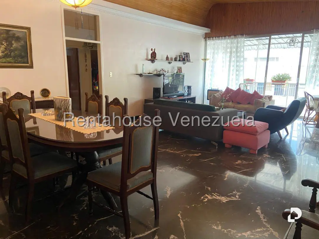 Apartamento en Los Palos Grandes, Caracas – 12