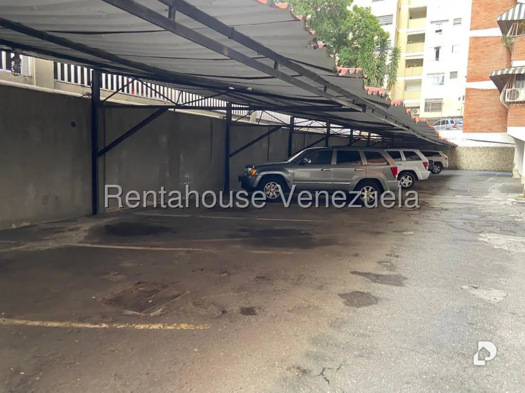 Apartamento en Los Palos Grandes, Caracas – 29