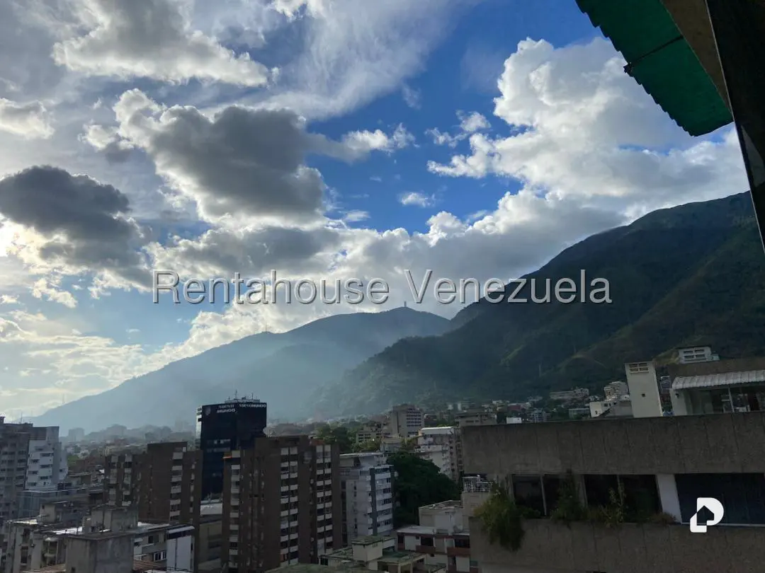 Apartamento en Los Palos Grandes, Caracas – 19