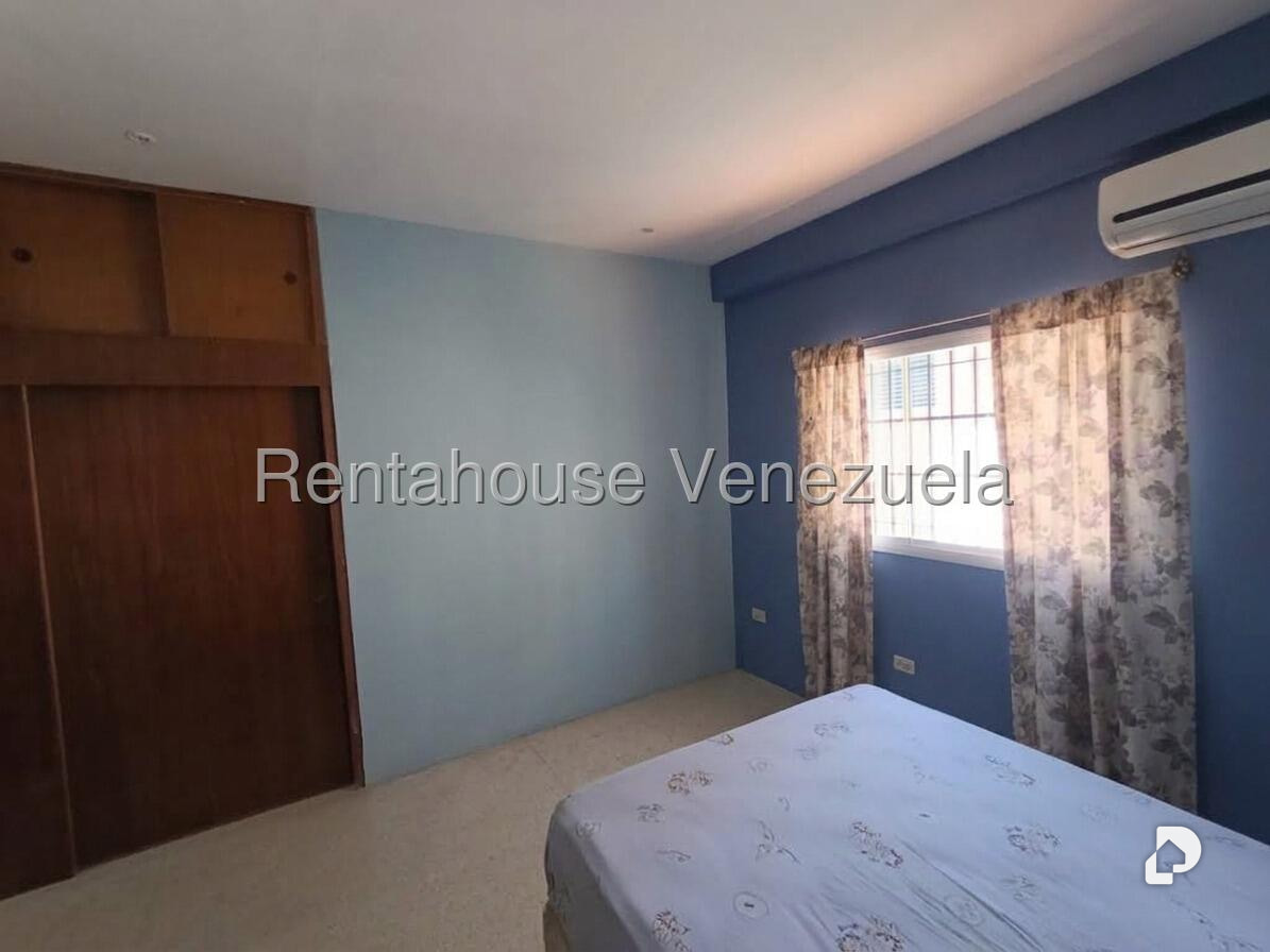 Casa en Cumbres de Curumo, Caracas – 23