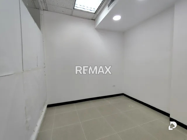 Local comercial en Santa Marta, Caracas – 2