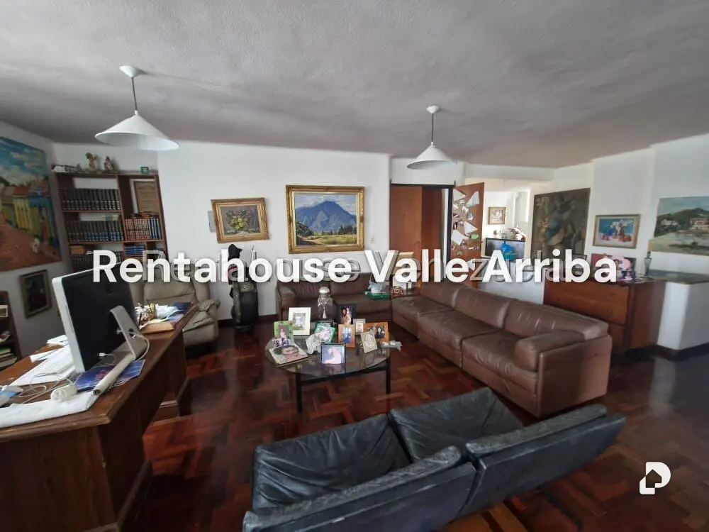 Casa en Lomas de La Lagunita, Caracas – 27