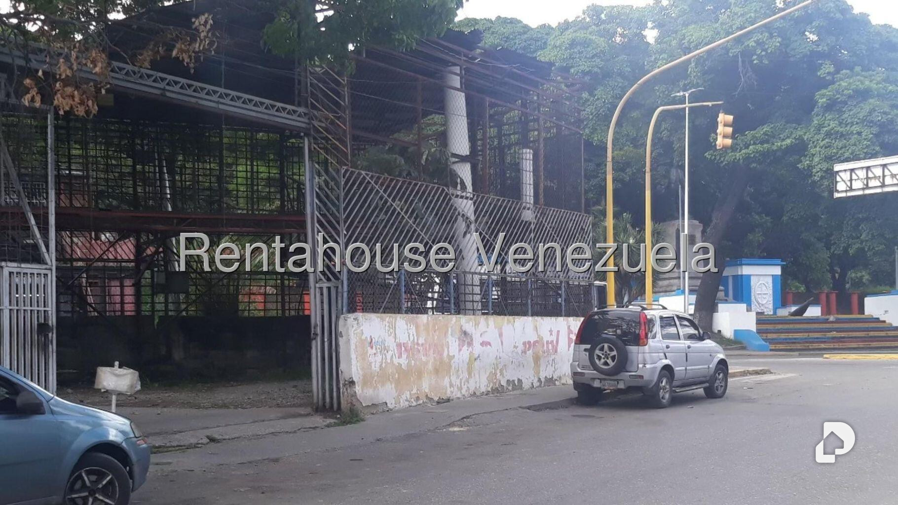 Terreno en San Martín, Caracas – 2