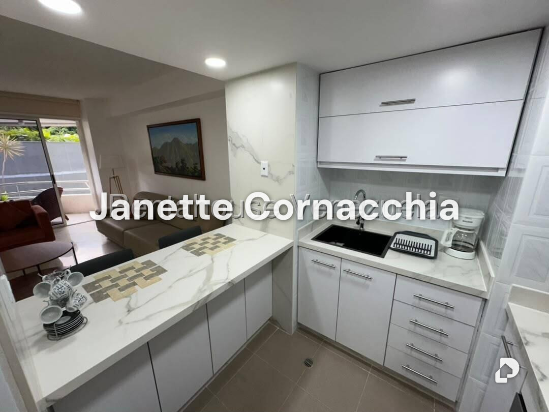 Apartamento en Altamira, Caracas – 2