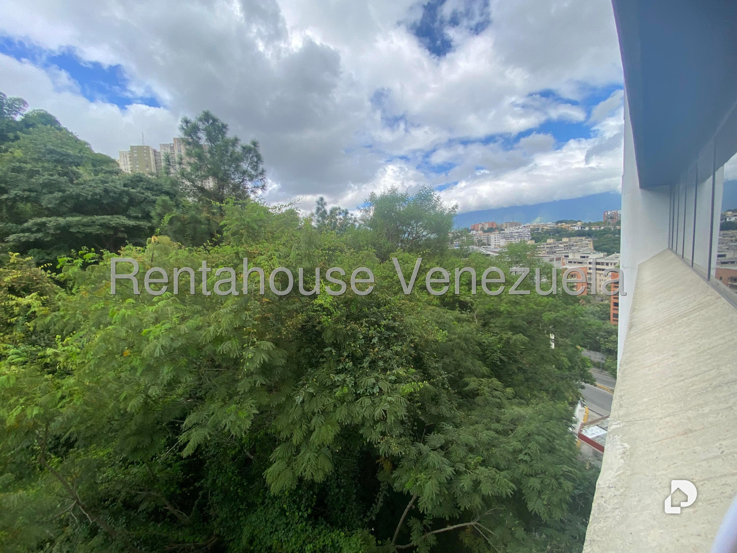 Oficina en Los Samanes, Caracas – 14