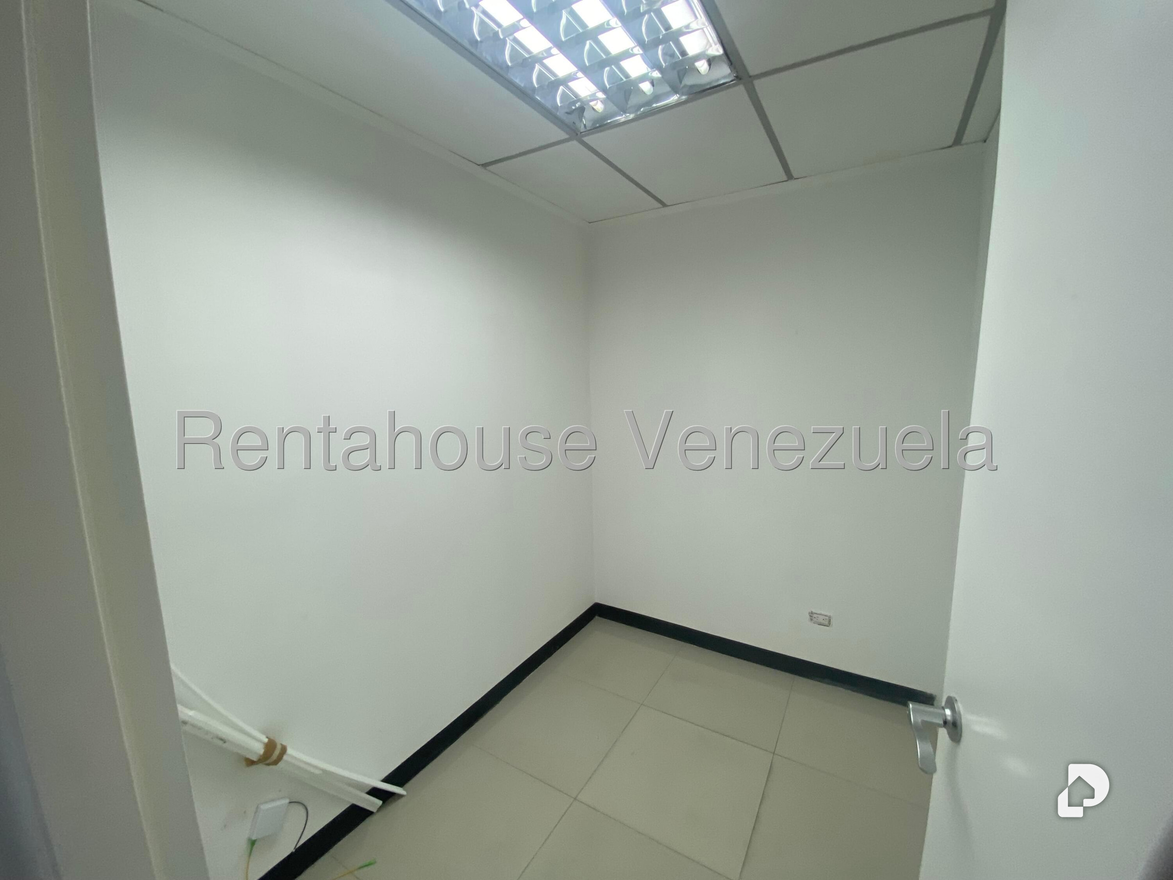 Oficina en Los Samanes, Caracas – 7