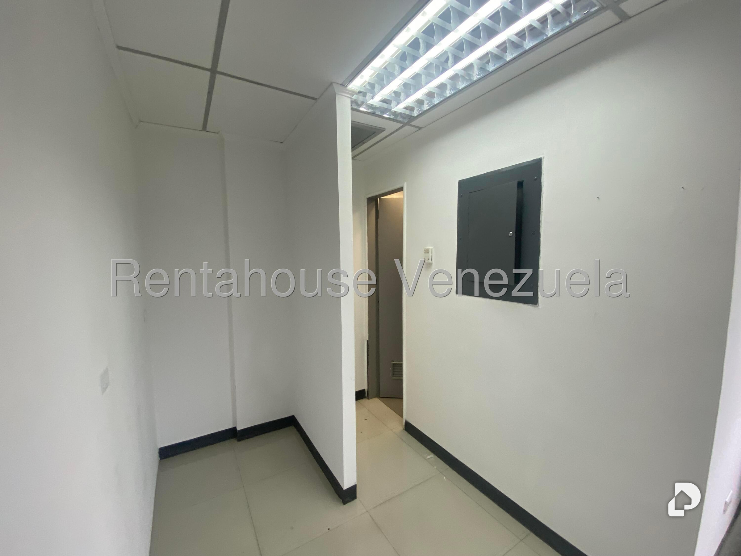 Oficina en Los Samanes, Caracas – 5