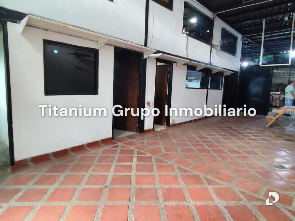 Local comercial en Santa Rosa, Valencia – 2