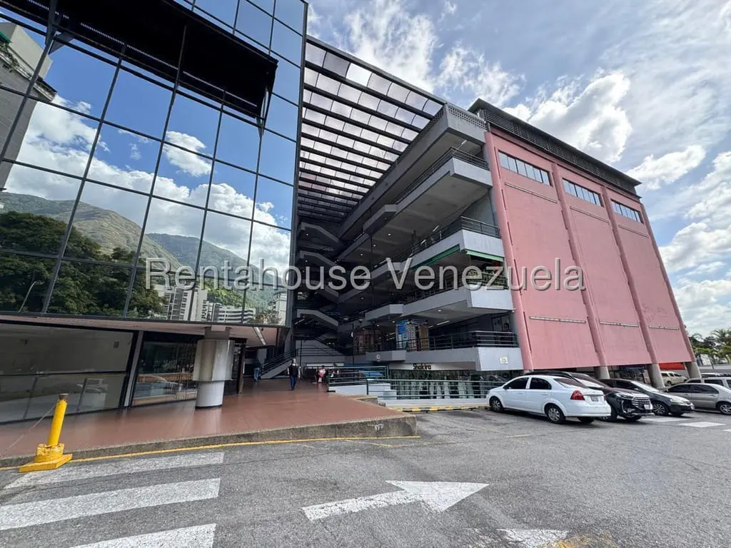 Commercial space in Terrazas del Ávila, Caracas - 1