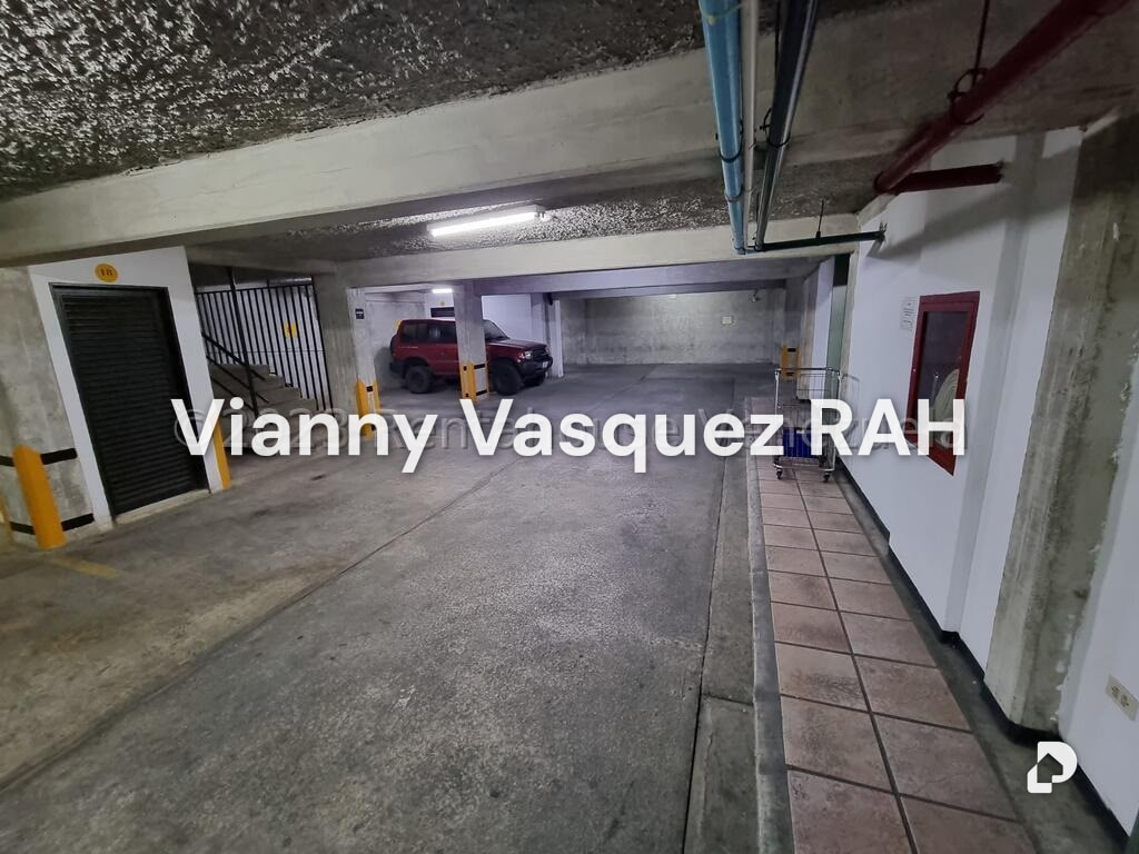 Apartamento en Campo Alegre, Caracas – 28