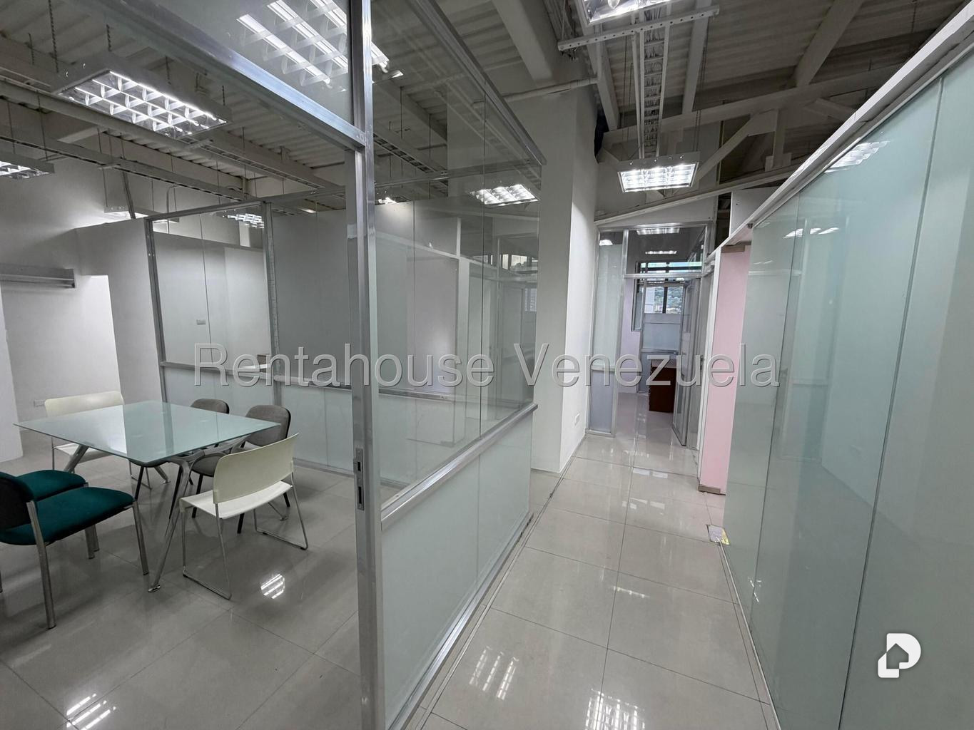 Oficina en Las Mercedes, Caracas – 1