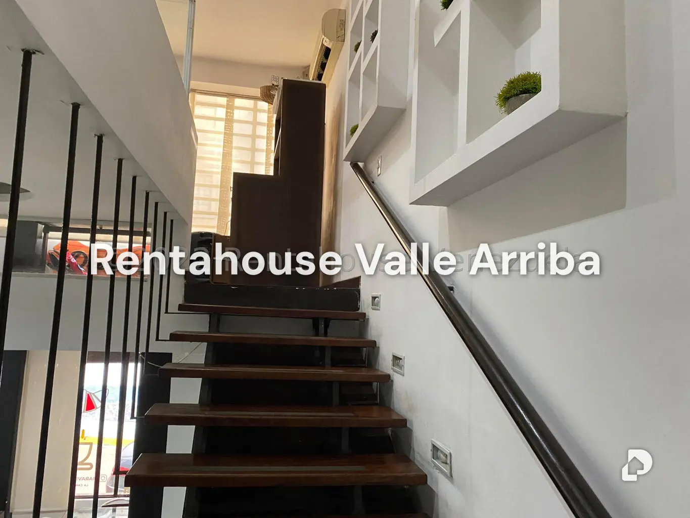 Local comercial en Parroquia La Candelaria, Caracas – 24